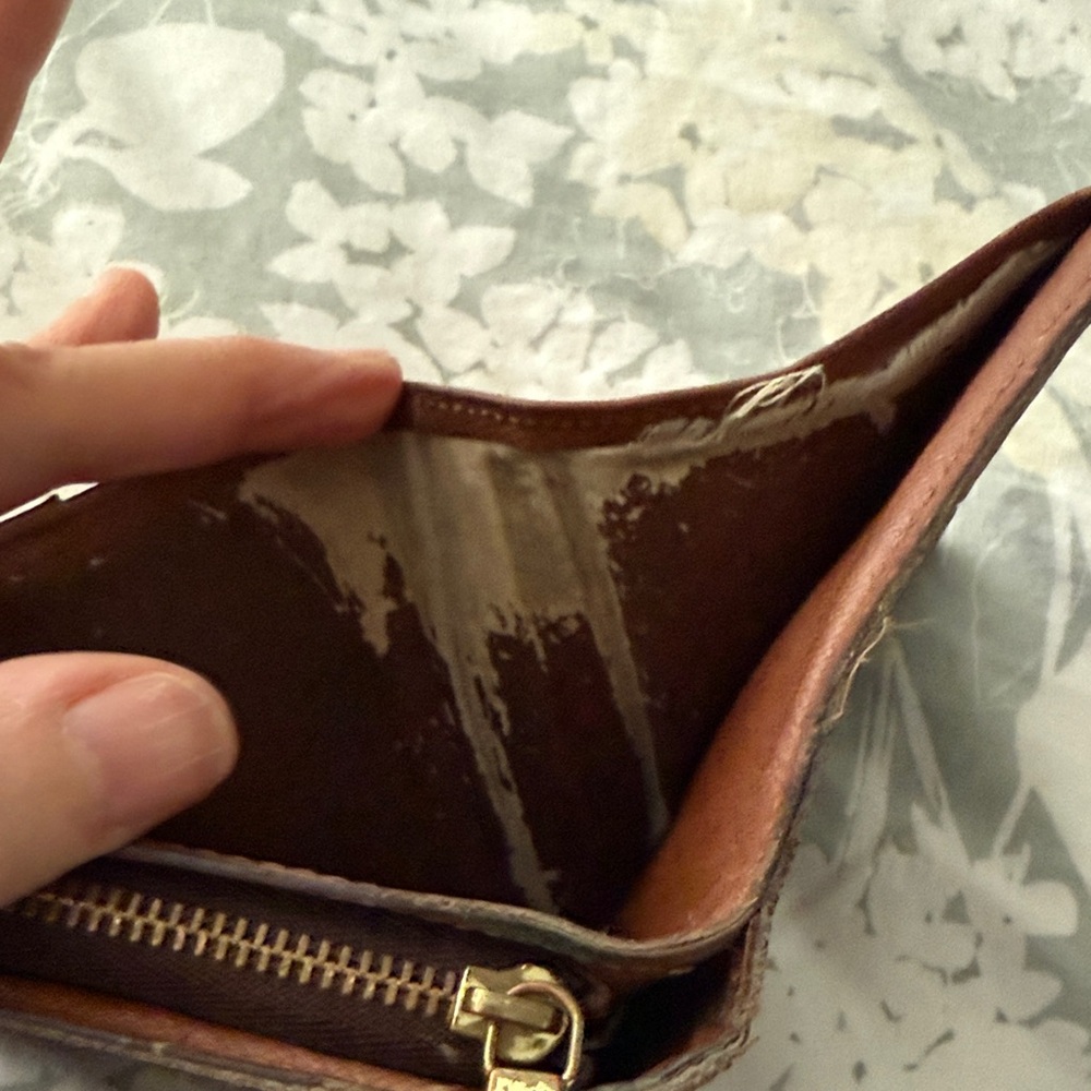 Vintage Authentic Louis Vuitton Dark Brown Monogram Wallet - Picture 3 of 10